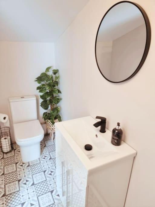 Charming Cottage Next To John Radcliffe Hospital With Free Parking Oxford Bagian luar foto