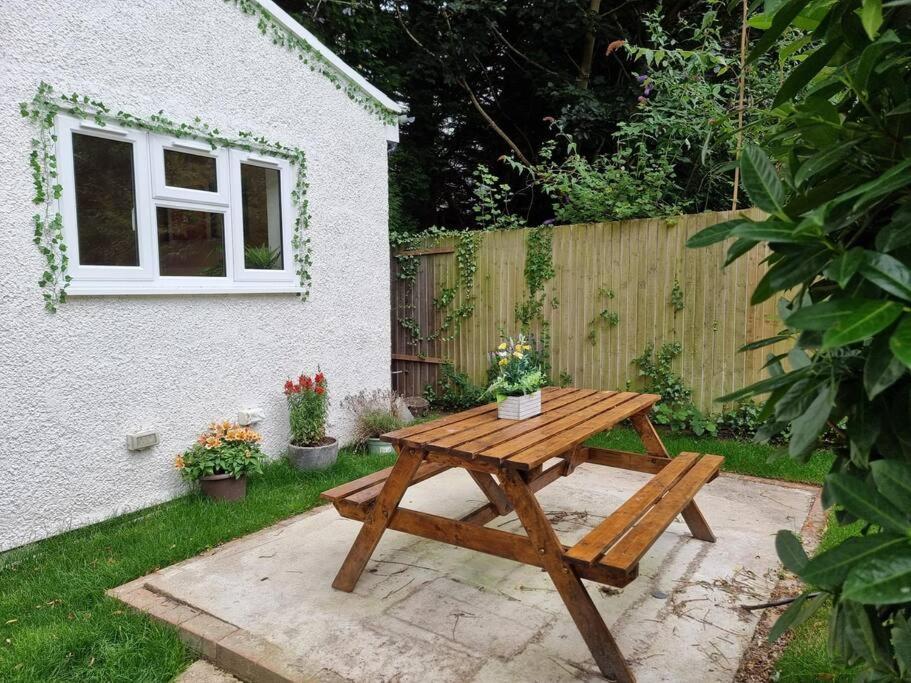Charming Cottage Next To John Radcliffe Hospital With Free Parking Oxford Bagian luar foto